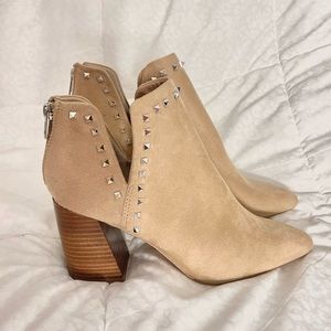Steve Madden Beige Suede Studded Booties Size 8.5 NWOT